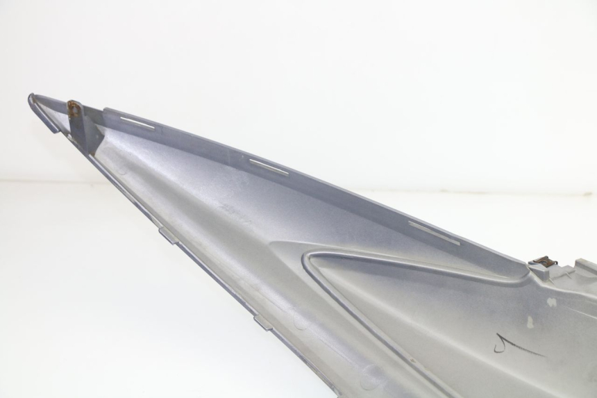 photo de REAR RIGHT PANEL YAMAHA CYGNUS X INJECTION 125 (2007 - 2013)