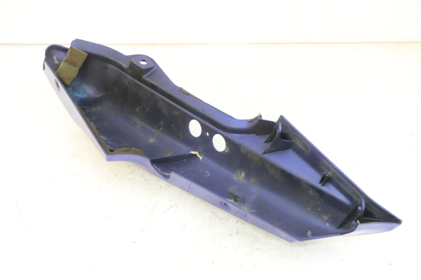 photo de REAR RIGHT PANEL YAMAHA FZS FAZER 600 (2001 - 2003)