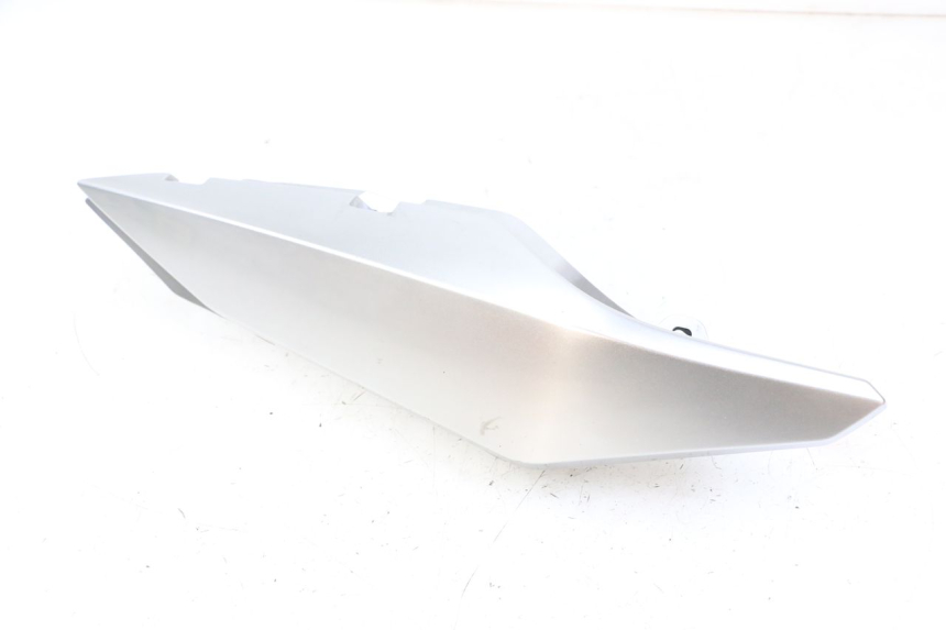 photo de REAR RIGHT PANEL YAMAHA XJ6 600 (2008 - 2016)