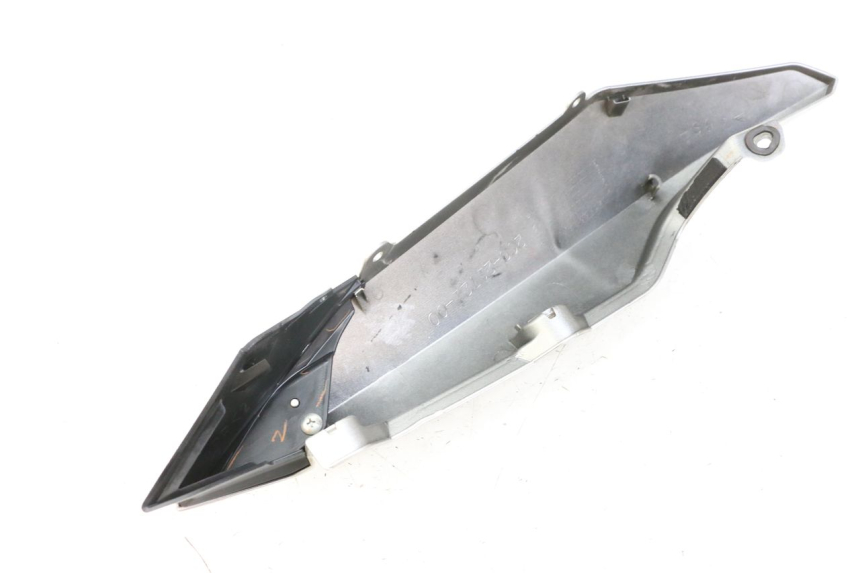 photo de REAR RIGHT PANEL YAMAHA XJ6 600 (2008 - 2016)