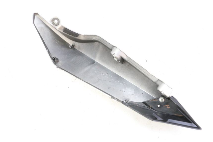 photo de REAR RIGHT PANEL YAMAHA XJ6 600 (2008 - 2016)