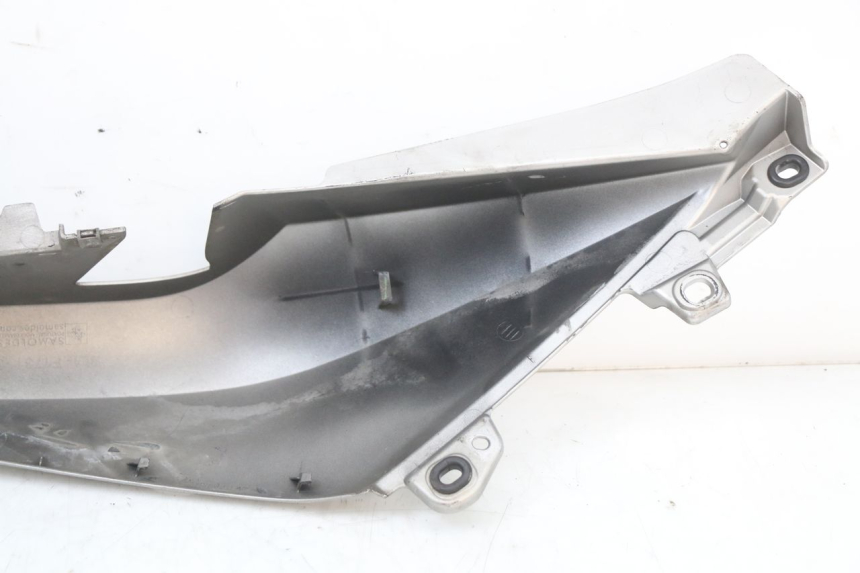 photo de RIGHT REAR SIDE PANEL YAMAHA XMAX X-MAX ABS 125 (2017 - 2020)