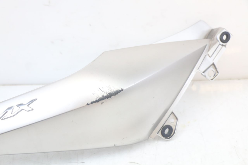 photo de RIGHT REAR SIDE PANEL YAMAHA XMAX X-MAX ABS 125 (2017 - 2020)