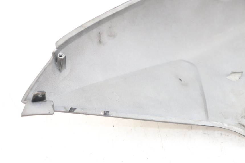 photo de REAR RIGHT PANEL YAMAHA YP MAJESTY 125 (2002 - 2006)