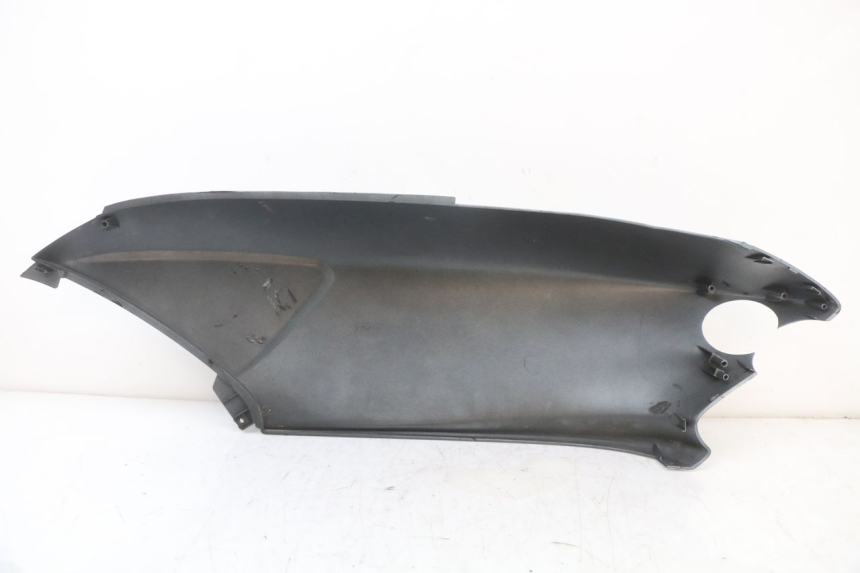 photo de REAR RIGHT PANEL YAMAHA YP MAJESTY 125 (2002 - 2006)