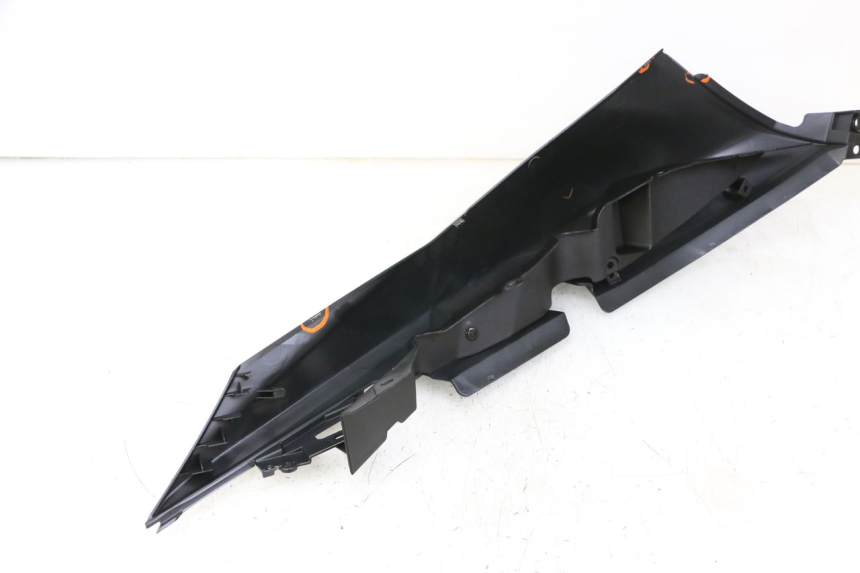 photo de REAR RIGHT PANEL YAMAHA YP T-MAX TMAX 530 (2017 - 2020)