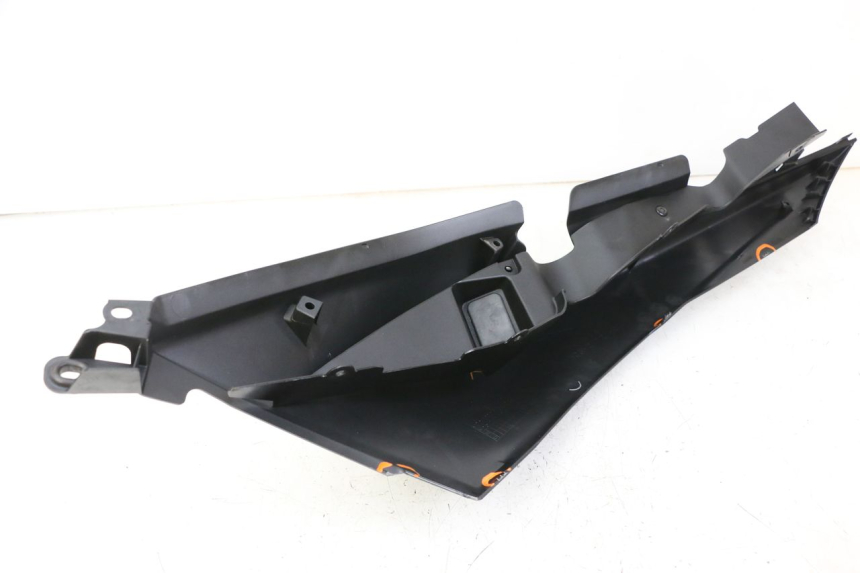 photo de REAR RIGHT PANEL YAMAHA YP T-MAX TMAX 530 (2017 - 2020)