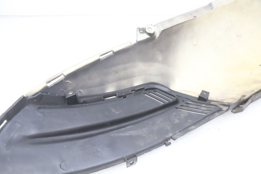 photo de RIGHT REAR SIDE PANEL YIYING YY50QT-10 50 (2007 - 2022)