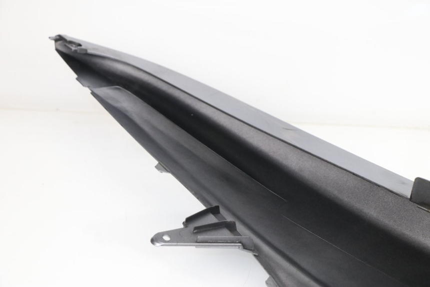 photo de REAR RIGHT PANEL YAMAHA YP MAJESTY 400 (2004 - 2008)