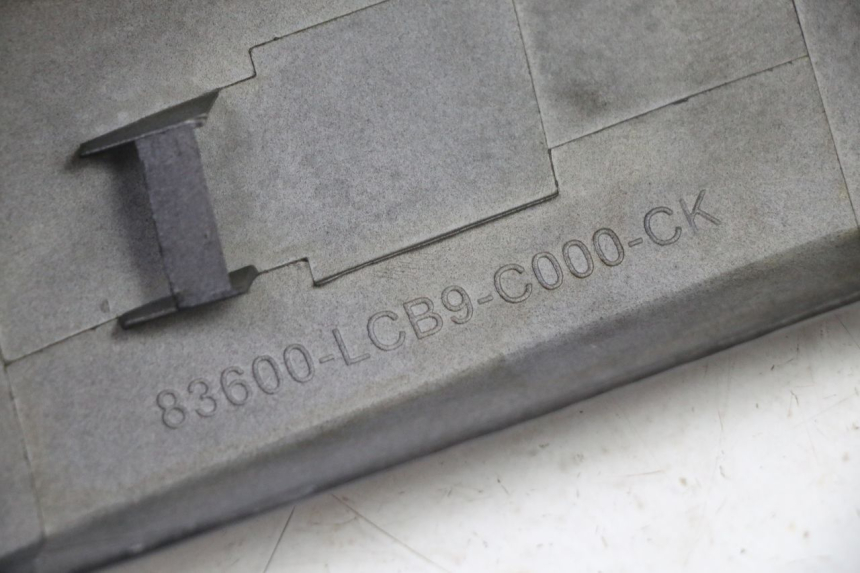 photo de LEFT REAR SIDE PANEL KYMCO AGILITY 4T 50 (2005 - 2018)