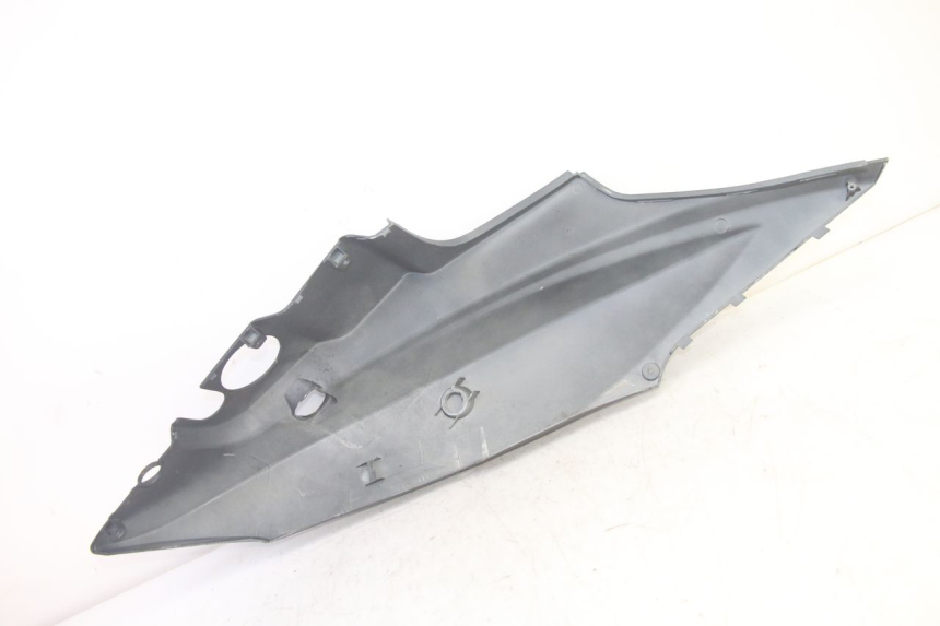 photo de LEFT REAR SIDE PANEL KYMCO AGILITY 4T 50 (2018 - 2022) - Surface and material condition