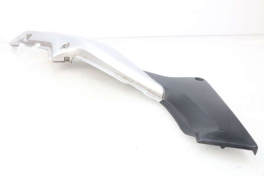 photo de REAR LEFT PANEL HONDA CBR R 125 (2003 - 2006)