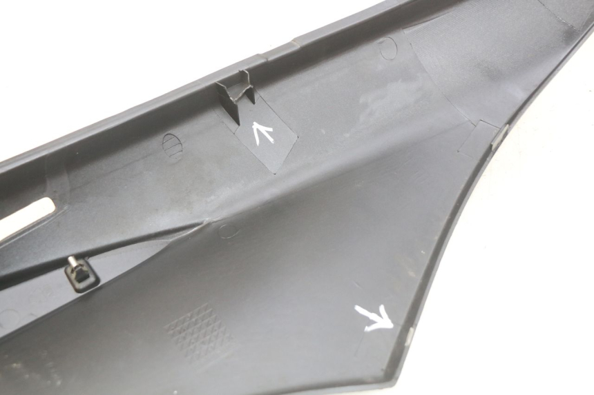 photo de LEFT REAR SIDE PANEL PIAGGIO FLY 4T 50 (2013 - 2017)