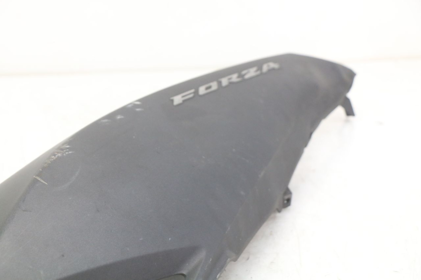 photo de LEFT REAR SIDE PANEL HONDA FORZA 125 (2015 - 2016)