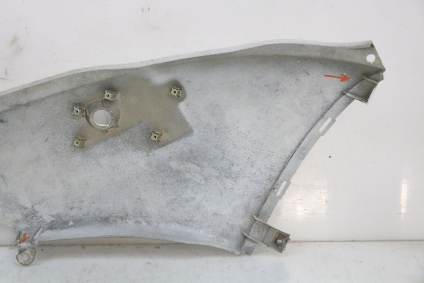 photo de REAR LEFT PANEL HONDA NES AROBASE 125 (2000 - 2003)