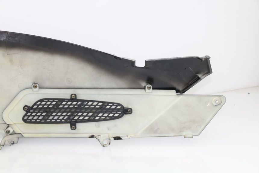photo de LEFT REAR SIDE PANEL JONWAY AZTRAL 125 (2008 - 2017)