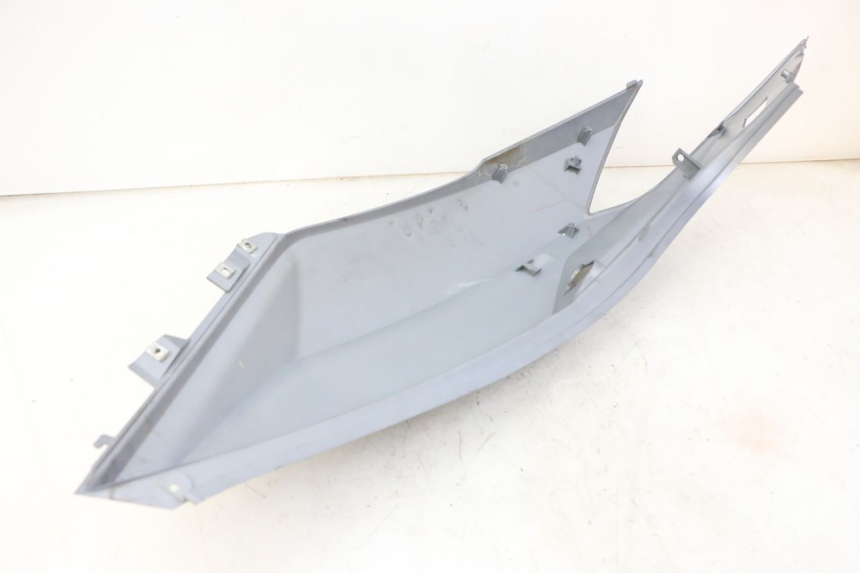 photo de REAR LEFT PANEL SYM JOYMAX 125 (2010 - 2017)