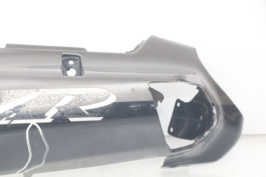 photo de LEFT REAR SIDE PANEL KAWASAKI ZZR 600 (1995 - 2004)