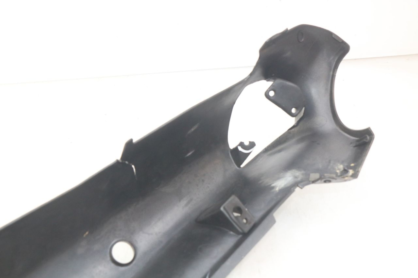 photo de LEFT REAR SIDE PANEL KAWASAKI ZZR 600 (1995 - 2004)