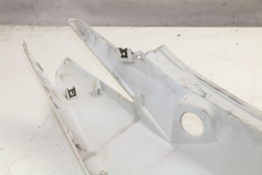 photo de REAR LEFT PANEL KYMCO K-XCT 125 (2013 - 2017)