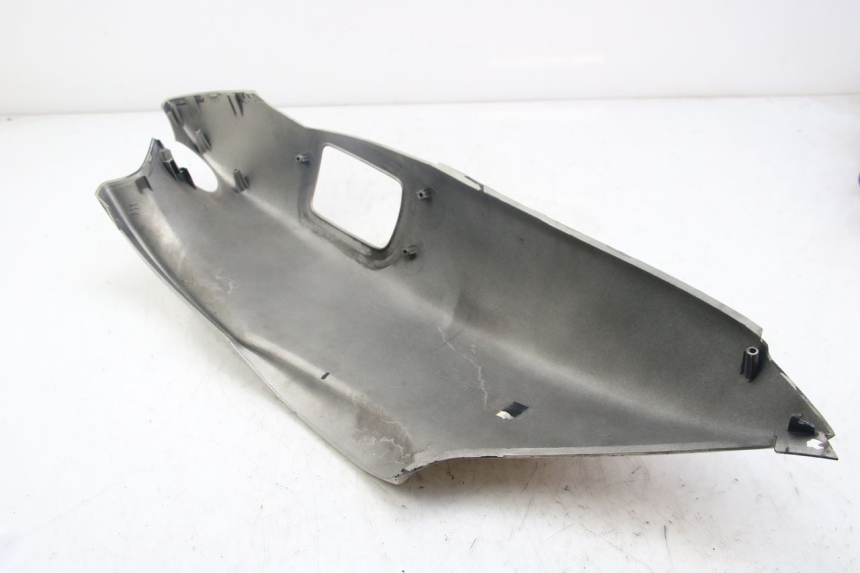 photo de LEFT REAR SIDE PANEL MBK SKYLINER 125 (1998 - 2001)