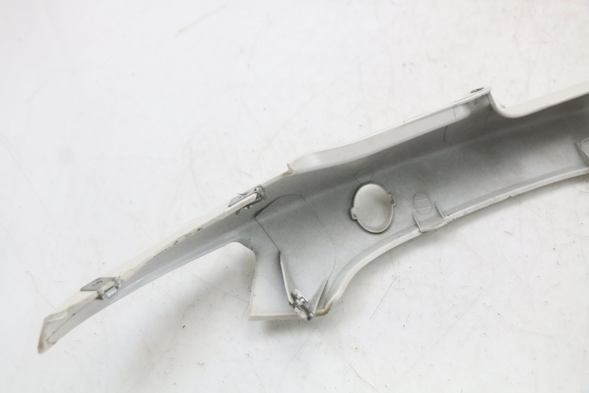 photo de REAR LEFT PANEL MOTO GUZZI NORGE 8V GT 1200 (2011 - 2016)
