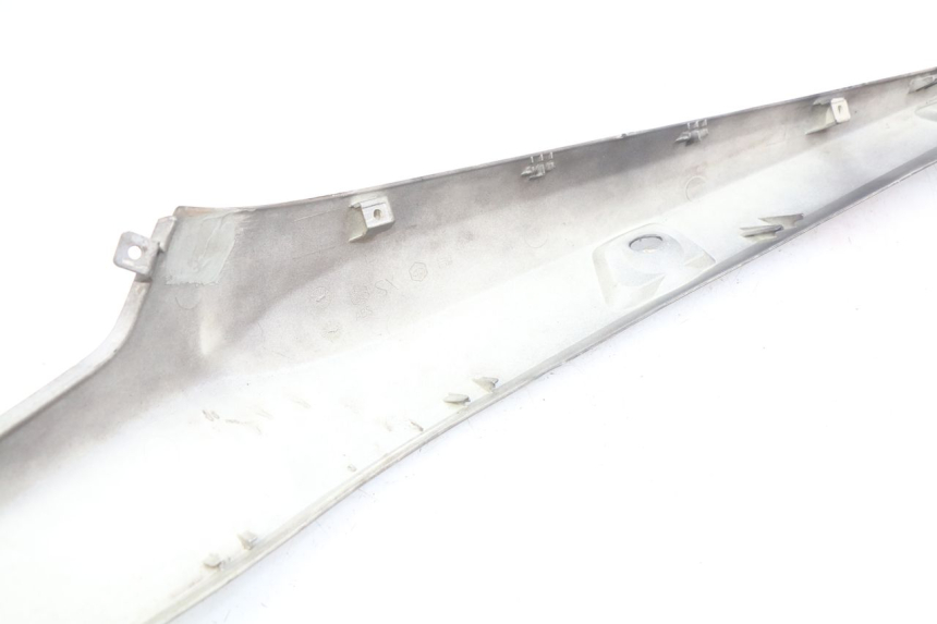 photo de LEFT REAR SIDE PANEL GILERA NEXUS 125 (2009 - 2013)