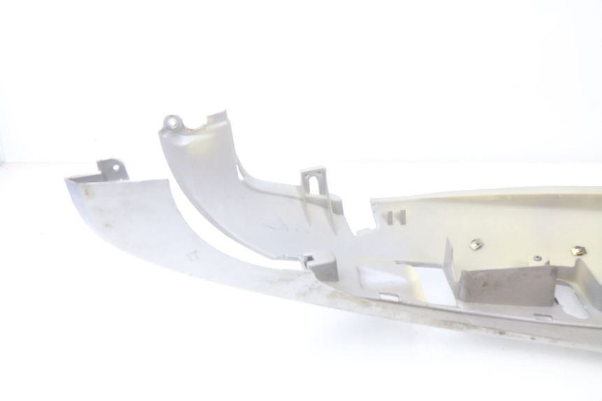 photo de REAR LEFT PANEL PIAGGIO BEVERLY 125 (2001 - 2004)