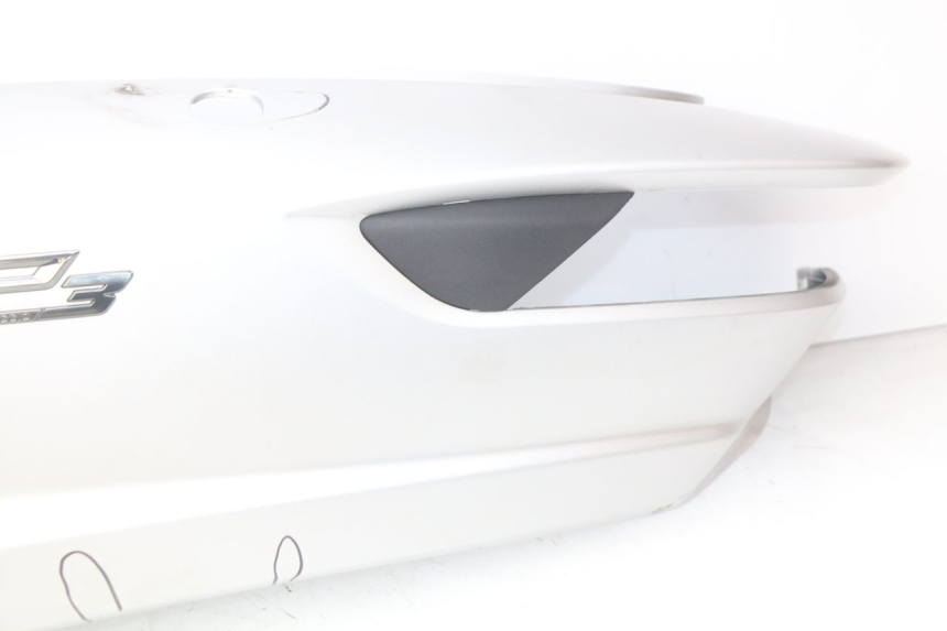photo de LEFT REAR SIDE PANEL PIAGGIO MP3 500 (2014 - 2016)