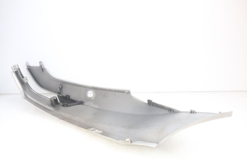 photo de LEFT REAR SIDE PANEL PIAGGIO MP3 500 (2014 - 2016)