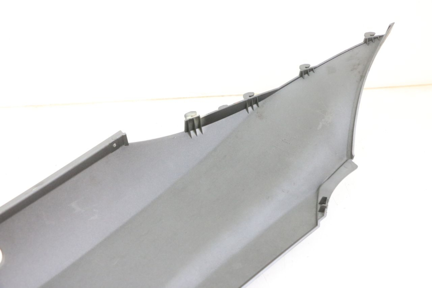 photo de LEFT REAR SIDE PANEL PIAGGIO MP3 500 (2014 - 2016)