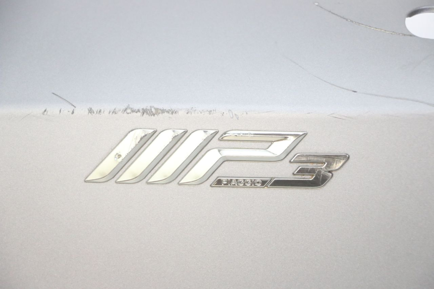 photo de LEFT REAR SIDE PANEL PIAGGIO MP3 500 (2014 - 2016)