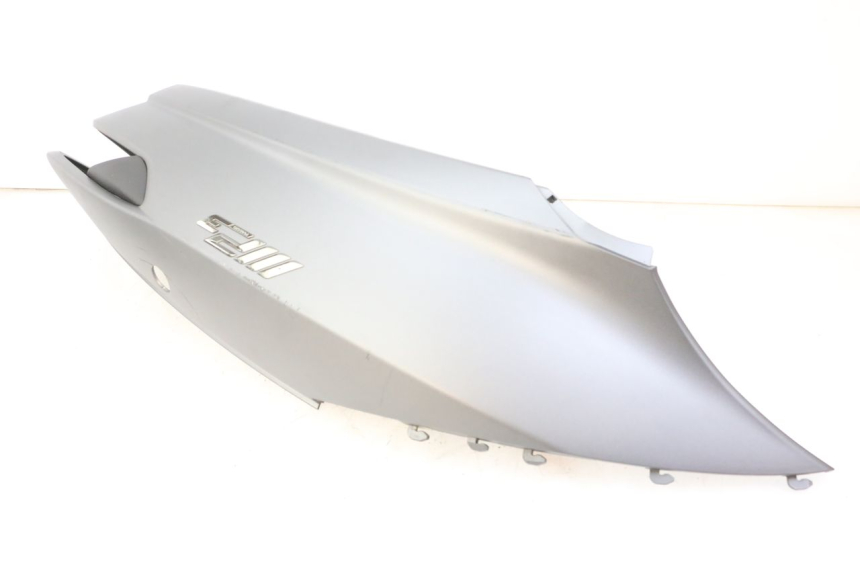 photo de LEFT REAR SIDE PANEL PIAGGIO MP3 500 (2014 - 2016)