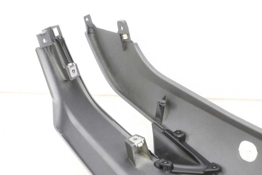 photo de LEFT REAR SIDE PANEL PIAGGIO MP3 500 (2014 - 2016)