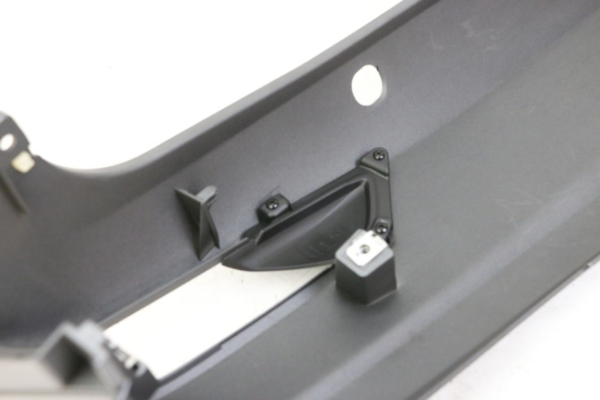 photo de LEFT REAR SIDE PANEL PIAGGIO MP3 500 (2014 - 2016)