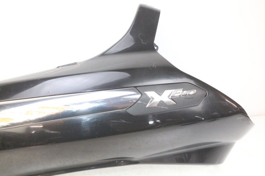 photo de LEFT REAR SIDE PANEL PIAGGIO XEVO - X EVO 125 (2007 - 2016)