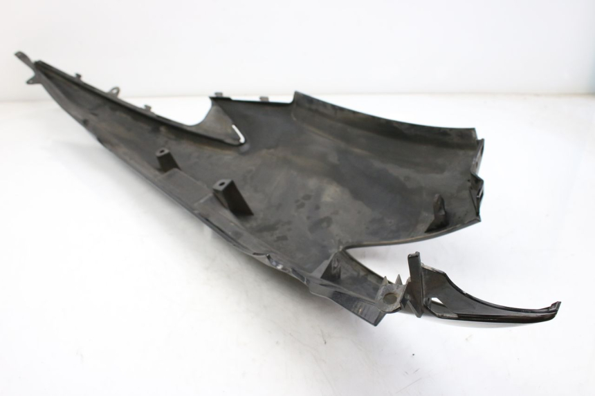 photo de LEFT REAR SIDE PANEL SUZUKI AN BURGMAN 400 (2006 - 2010)