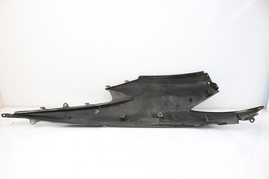 photo de LEFT REAR SIDE PANEL SUZUKI AN BURGMAN 400 (2006 - 2010)