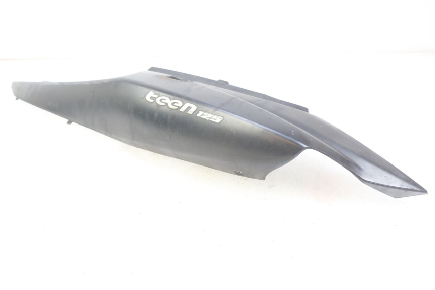 photo de LEFT REAR SIDE PANEL SUZUKI SIXTEEN 125 (2008 - 2010)