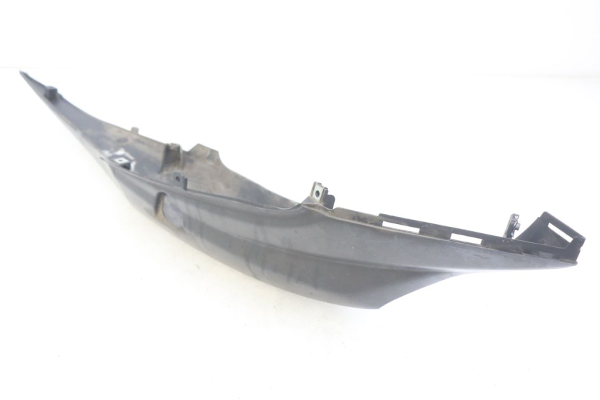 photo de LEFT REAR SIDE PANEL SUZUKI SIXTEEN 125 (2008 - 2010)