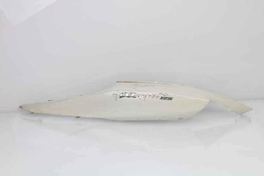 photo de LEFT REAR SIDE PANEL SUZUKI SIXTEEN 125 (2008 - 2010)