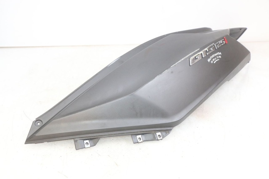 photo de LEFT REAR SIDE PANEL SYM GTS EFI 125 (2012 - 2016)