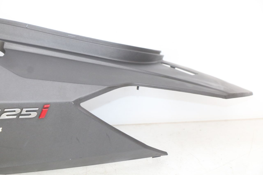 photo de LEFT REAR SIDE PANEL SYM GTS EFI 125 (2012 - 2016)