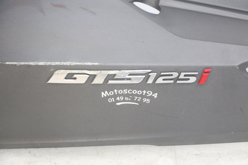photo de LEFT REAR SIDE PANEL SYM GTS EFI 125 (2012 - 2016)