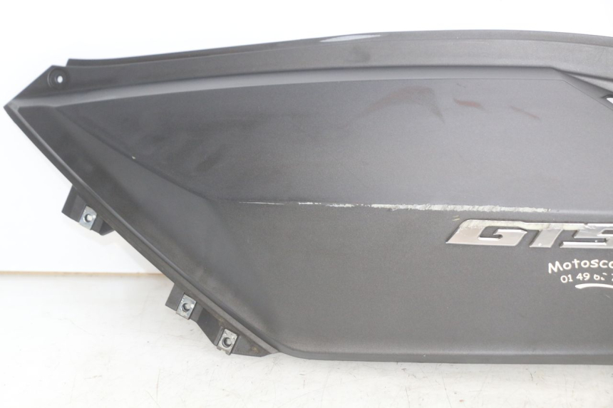 photo de LEFT REAR SIDE PANEL SYM GTS EFI 125 (2012 - 2016)