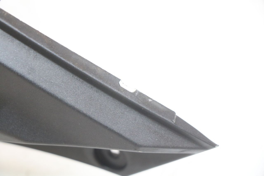 photo de LEFT REAR SIDE PANEL SYM GTS EFI 125 (2012 - 2016)