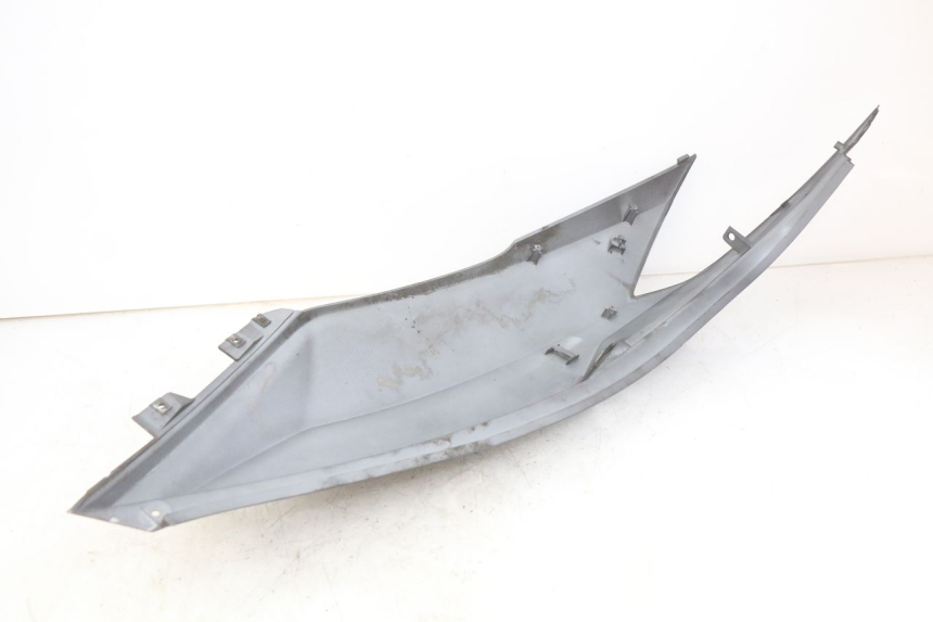 photo de LEFT REAR SIDE PANEL SYM GTS EFI 125 (2012 - 2016)