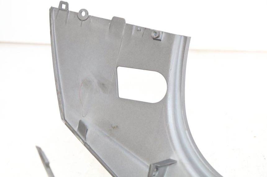 photo de LEFT REAR SIDE PANEL SYM GTS EFI 125 (2012 - 2016)