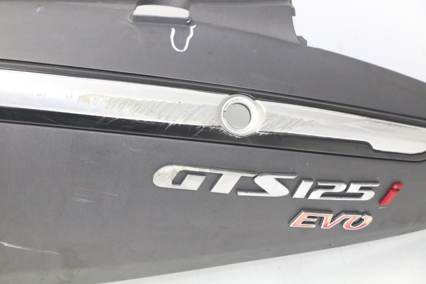 photo de REAR LEFT PANEL SYM GTS EVO 125 (2009 - 2013)