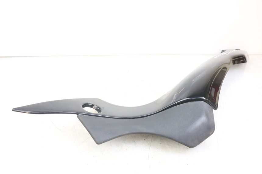 photo de LEFT REAR SIDE PANEL TRIUMPH SPEED TRIPLE T301 900 (1994 - 1996)